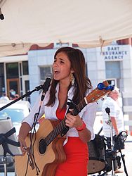 Taylor Fernandez, 2012 Mason Sun Dried Music Fest, Mason, Michigan, 25 August 2012